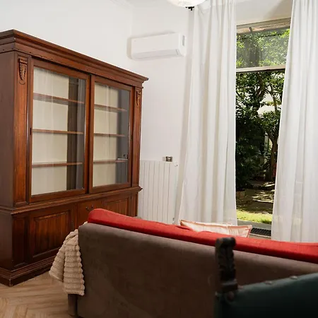 Casa Delle Camelie Neapel